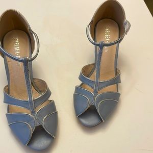 Penelope blue size 7 Chelsea ~ Crew